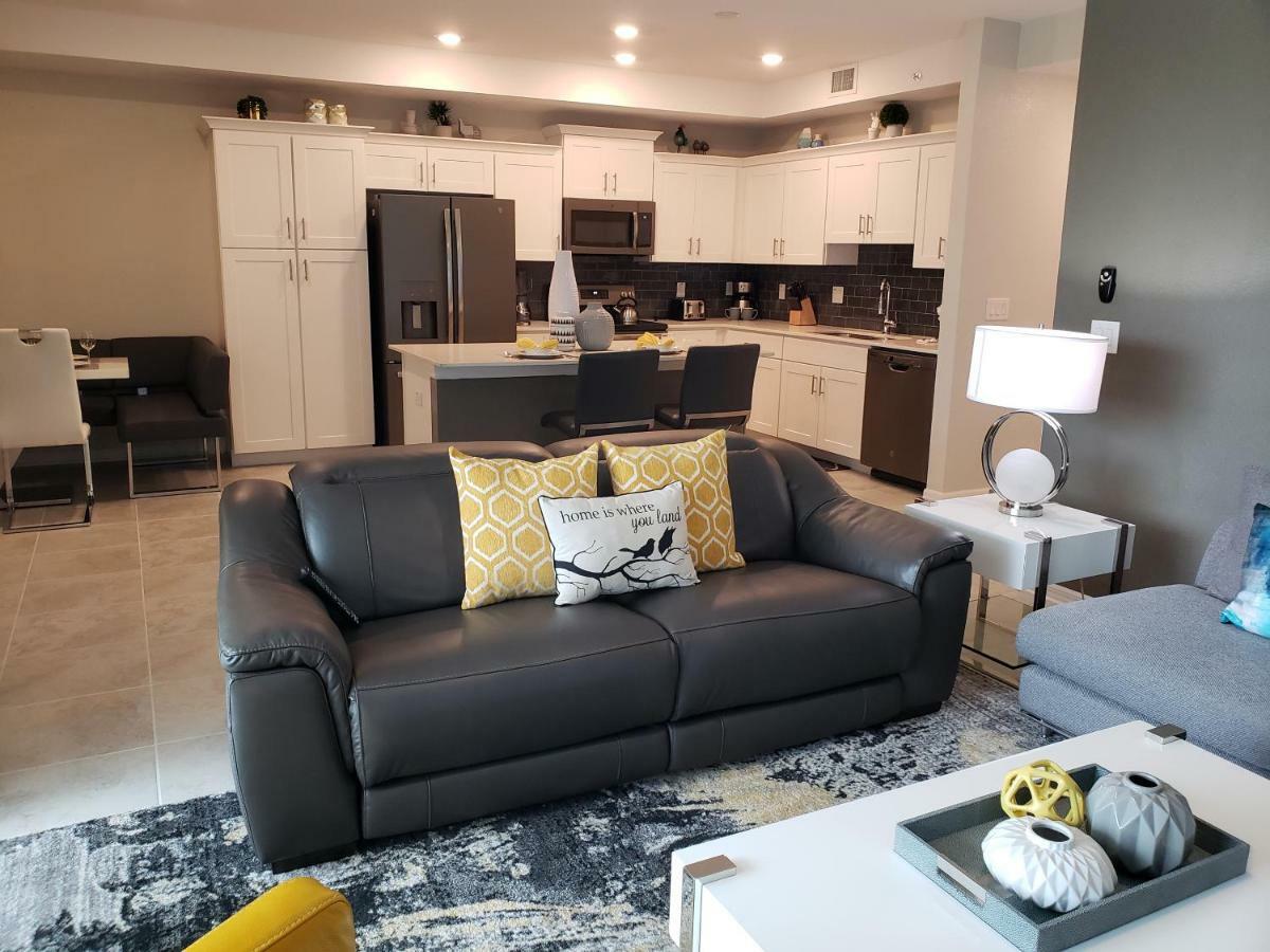 Only 5 Miles From Disney! Free Water Park! 2 Bed, 2 Bath Condo, Sleeps 8 Kissimmee Esterno foto