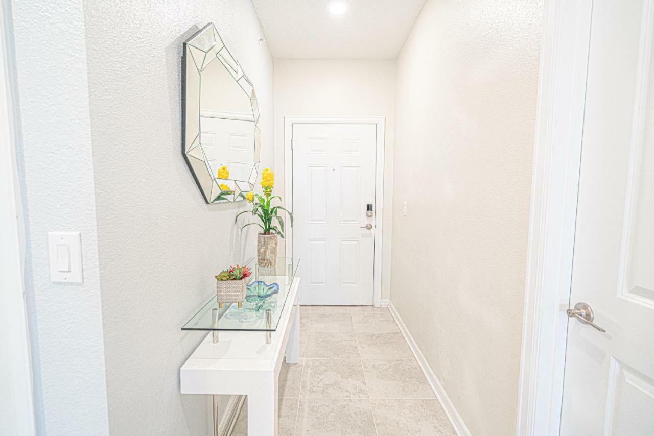 Only 5 Miles From Disney! Free Water Park! 2 Bed, 2 Bath Condo, Sleeps 8 Kissimmee Esterno foto